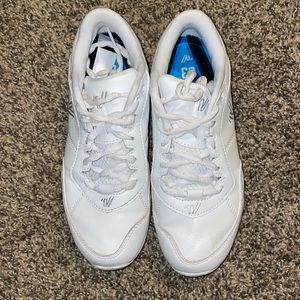 varsity brand white cheer shoes size 5.5 women’s